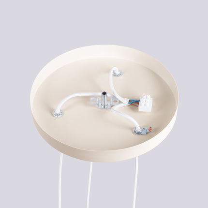 Suspension Halo 3P Beige, luminaire 3 globes verre opalin et aluminium beige mat nervuré, vue en contre-plongee