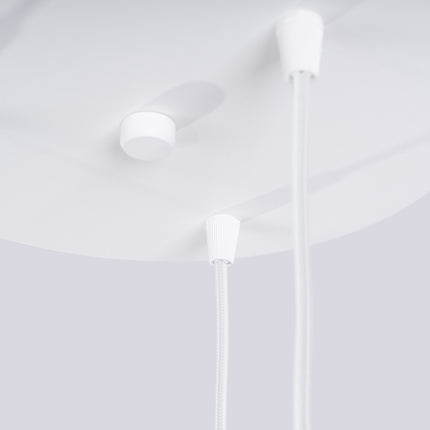 Suspension Halo 3P Blanche, luminaire 3 globes verre opalin et aluminium blanc mat, detail du cable et du plafonnier