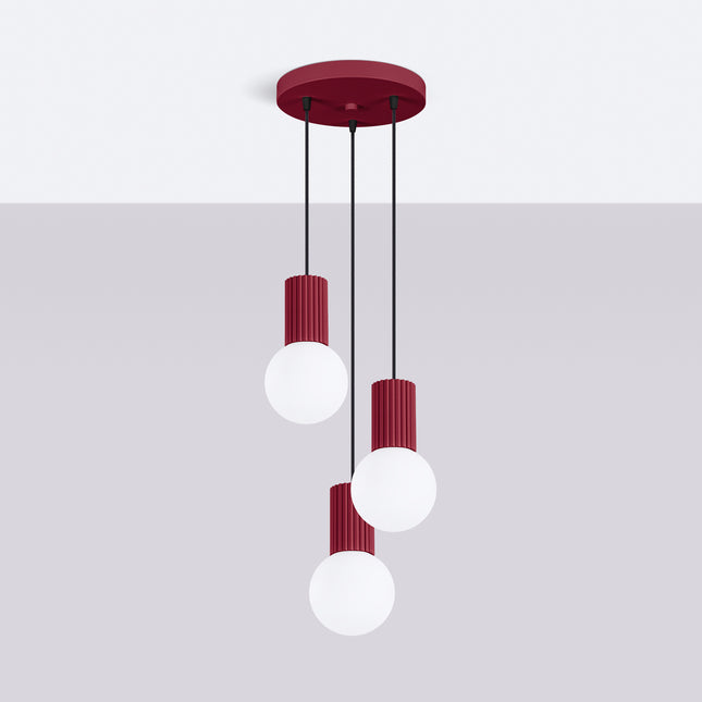 Suspension Halo 3P Bordeaux, luminaire 3 globes verre opalin et aluminium nervuré bordeaux, vue d'ensemble