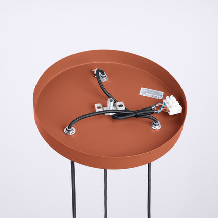 Suspension Halo 3P Rouge Ocre, luminaire 3 globes verre opalin et aluminium nervuré rouge ocre, vue en contre-plongee