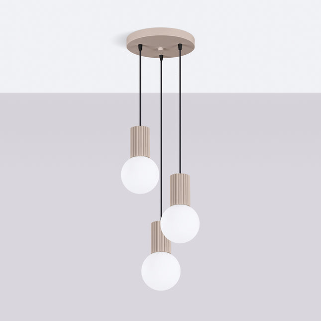 Suspension Halo 3P Taupe, luminaire 3 globes verre opalin et aluminium taupe nervuré, vue d'ensemble