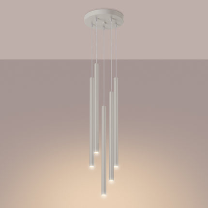 suspension halo 5 tubes étagés beige en acier, lumière allumée