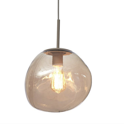 Suspension Helsinki en verre soufflé ambre forme galet, câble textile gris et blanc, fond blanc