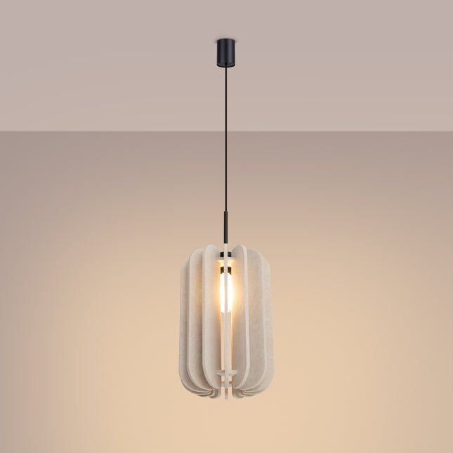 suspension lamelles de feutre 27 cm beige et noir, lumière allumée