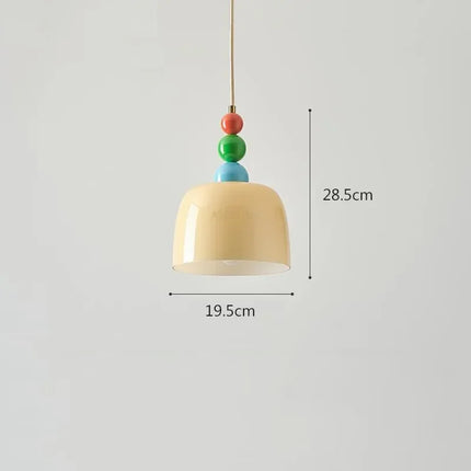 Détail de l'abat-jour en verre de la suspension design français