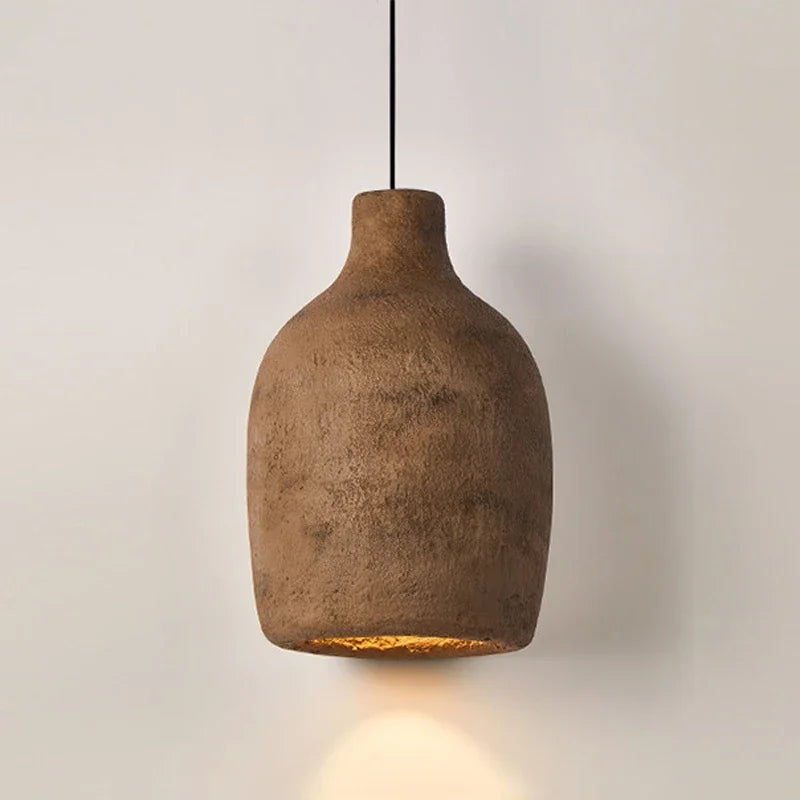 Suspension LED en résine Wabi-Sabi au design chic et moderne, idéale pour un intérieur raffiné.