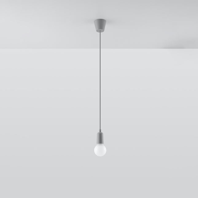 Suspension Ligne Pure grise suspendue au plafond, ampoule éteinte