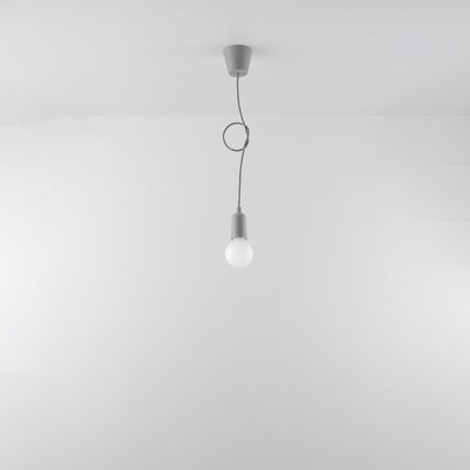 Vue d'angle de la suspension Ligne Pure grise avec ampoule apparente