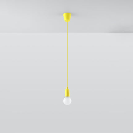 Suspension Ligne Pure jaune suspendue au plafond, ampoule éteinte