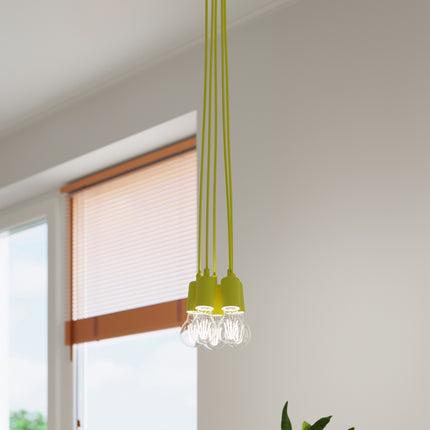 Suspension Ligne Pure jaune dans un salon contemporain