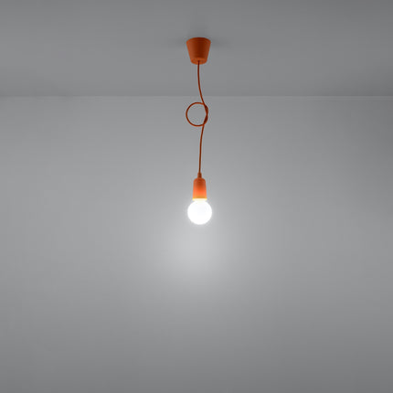 Détail du câble et de la rosace de plafond de la suspension Ligne Pure orange