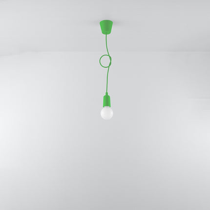 Vue d'angle de la suspension Ligne Pure verte avec ampoule apparente