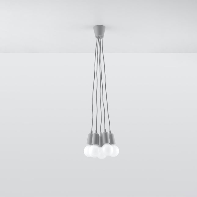 Suspension Ligne Pure grise 5 lampes suspendue au plafond, éteinte