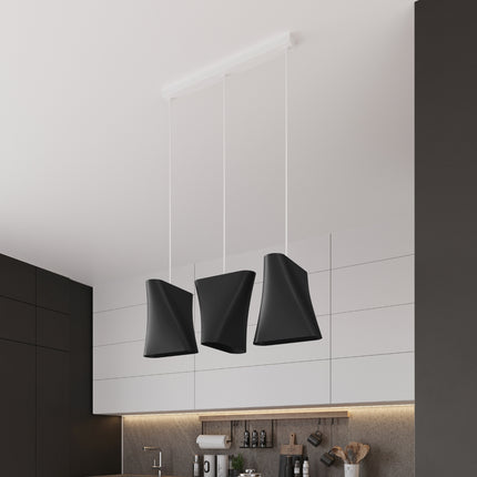 Suspension linéaire 3 lampes en tissu noir éclairant une table à manger moderne