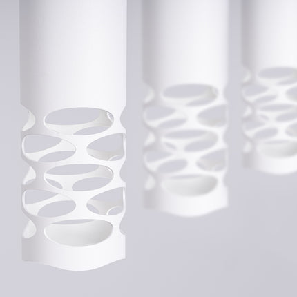 suspension linéaire 3 tubes à embout ajouré entrelacé blanc, packshot de trois quarts