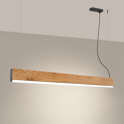 Suspension linéaire en bois de chêne allumée diffusant une lumière neutre et homogène