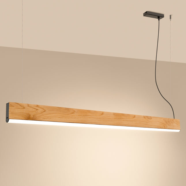Suspension linéaire en bois de chêne de 150 cm allumée diffusant une lumière chaude homogène