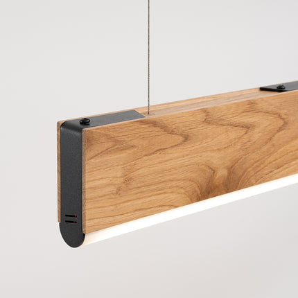 Détail de l'embout anthracite, du câble et du diffuseur allumé de la suspension
