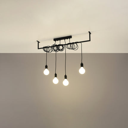 Suspension linéaire Entrelacs allumée au plafond, lumière chaude des ampoules globe visibles