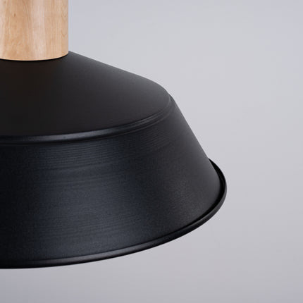 Suspension Loft Minimaliste noire, détail de l'abat-jour vu angle 2