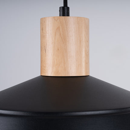 Suspension Loft Minimaliste noire, détail de l'abat-jour vu ensemble