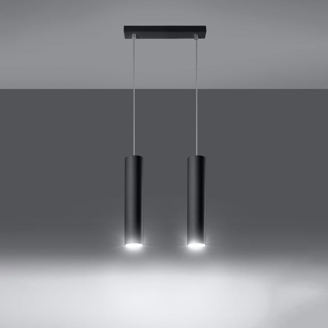 Suspension Long Cylindre 2 noire au-dessus d'un bar contemporain