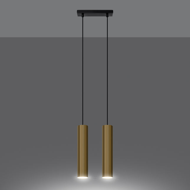 Vue rapprochée de la suspension Long Cylindre 2 Or Poli, finition acier or poli brillant et reflets lumineux