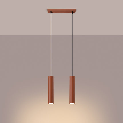 Suspension Long Cylindre 2 Rouge Ocre en Acier, lumière allumée