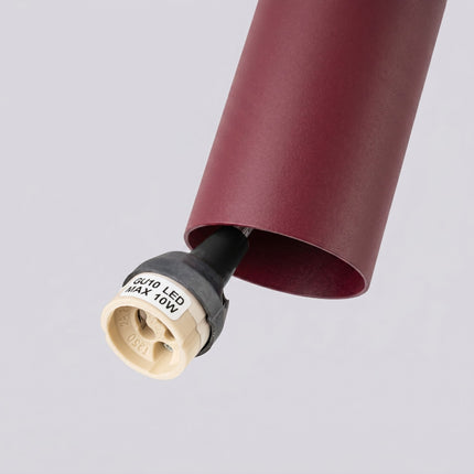Suspension Long Cylindre 3 bordeaux, packshot de trois quarts