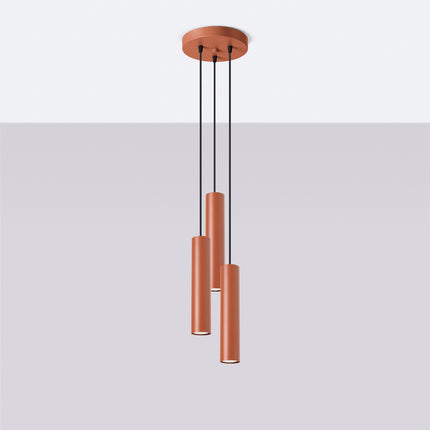Suspension Long Cylindre 3 Lumières en Acier, Rouge Ocre, vue en situation