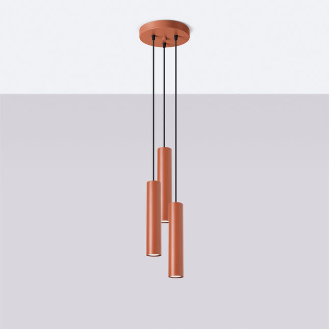 Suspension Long Cylindre 3 Lumières en Acier, Rouge Ocre, vue en situation