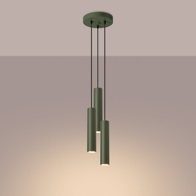Suspension Long Cylindre 3 Lumières en Acier, Vert Olive, lumière allumée