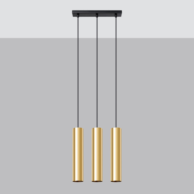 Suspension Long Cylindre 3 lumières or poli au-dessus d'une table à manger