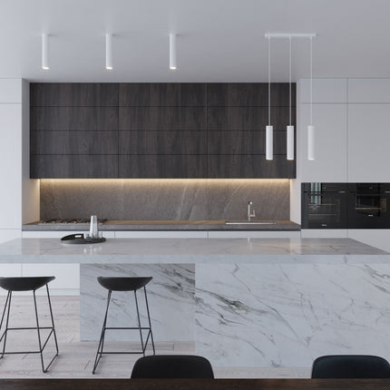 Détail du culot GU10 à l'intérieur de l'abat-jour cylindrique blanc