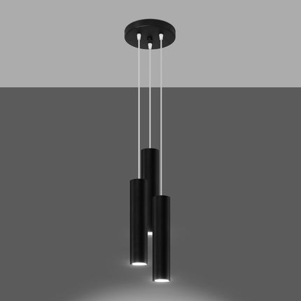 Vue rapprochée de la suspension Long Cylindre 3P noire sur fond gris studio