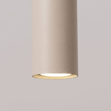 Suspension Long Cylindre taupe, détail de la douille et du câble
