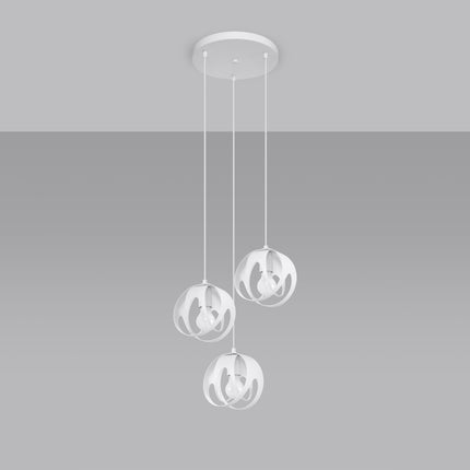 Vue de face de la suspension Lotus Moderne 3P blanc à trois sphères échelonnées