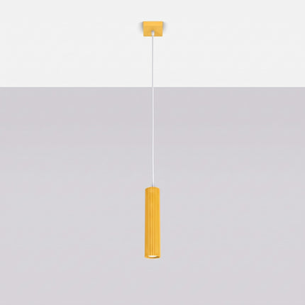 Suspension Oslo 1 Cylindre en Aluminium Cannelé Jaune Ambré, vue en situation