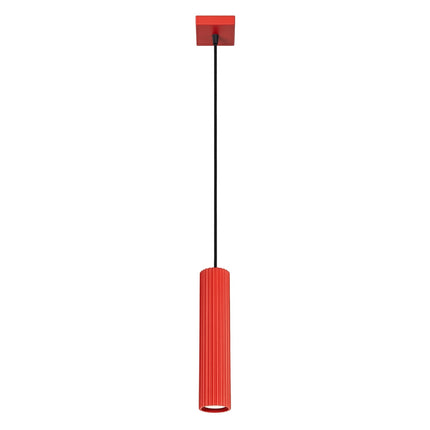 Suspension Oslo 1 Cylindre en Aluminium Cannelé Rouge Vif, packshot sur fond blanc