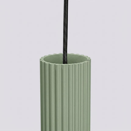 Suspension Oslo 1 Cylindre en Aluminium Cannelé Vert Sauge, détail de la finition