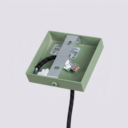Suspension Oslo 1 Cylindre en Aluminium Cannelé Vert Sauge, mécanisme de montage