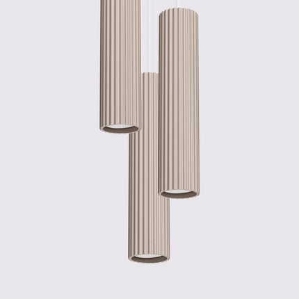 Suspension Oslo 3 Cylindres en Cascade en Aluminium Cannelé Taupe, packshot de trois quarts