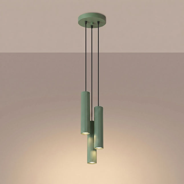 Suspension Oslo 3 cylindres en cascade vert sauge, lumière allumée