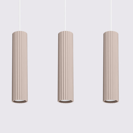 Suspension Oslo 3 Cylindres en Ligne en Aluminium Cannelé Taupe, packshot de trois quarts