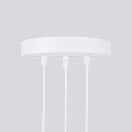 Suspension Oslo 3P en aluminium nervuré blanc, détail de l'ouverture et de la douille GU10