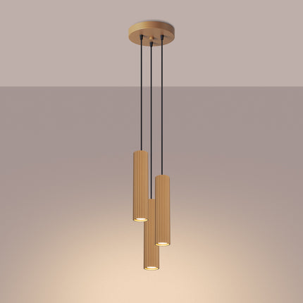 Suspension Oslo 3P en aluminium nervuré or, vue de trois quarts
