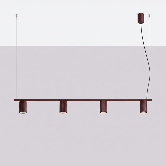 Suspension Oslo poutre 4 cylindres 122 cm bordeaux, vue en situation sur fond clair