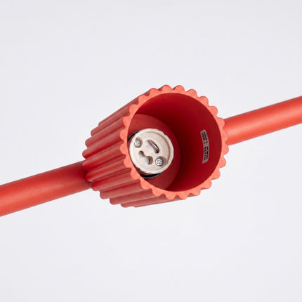 Suspension Oslo poutre 4 cylindres 122 cm rouge vif, détail des cannelures