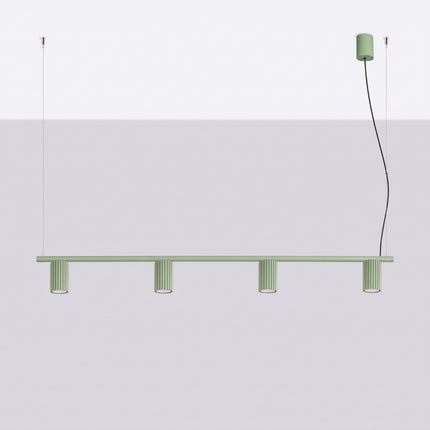 Suspension Oslo poutre 4 cylindres 122 cm vert sauge, vue en situation sur fond clair