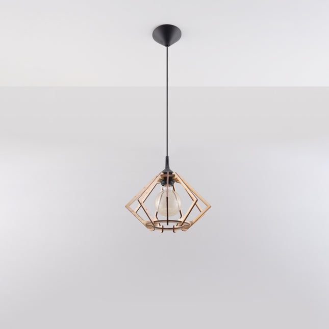 Suspension Pompelmo en bois naturel dans un salon contemporain